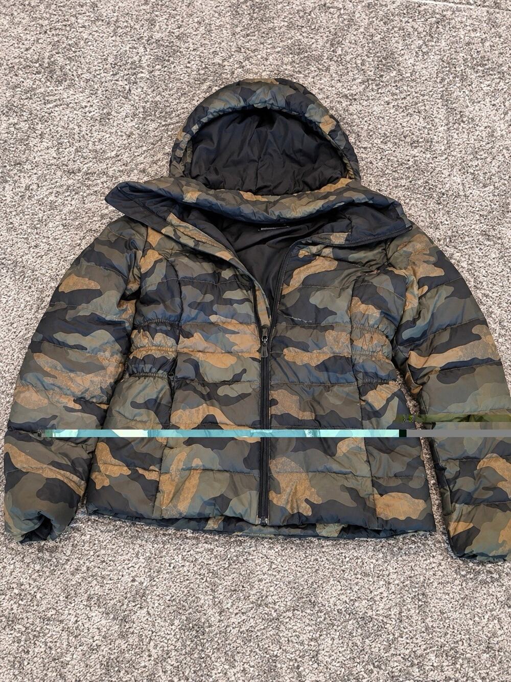 Rare North Face Polyester insulation Camo Puffer Jacket women’s Size Medium